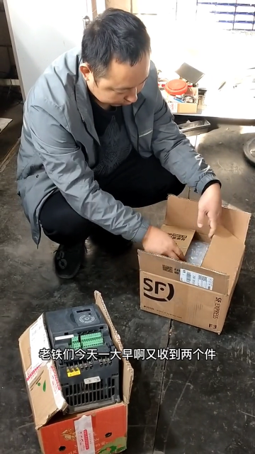 粉絲寄了兩臺(tái)臺(tái)達(dá)伺服，黑屏故障。#芯片級維修 #電路板維修 #專業(yè)維修 #plc #工業(yè)自動(dòng)化#硬聲創(chuàng)作季 