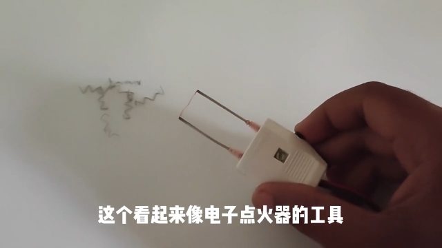 小伙制作塑料壳维修器，修补效果让人赞叹不已创意修复，塑料维修器，热熔创新，自制插针，精湛焊接，完美细节 