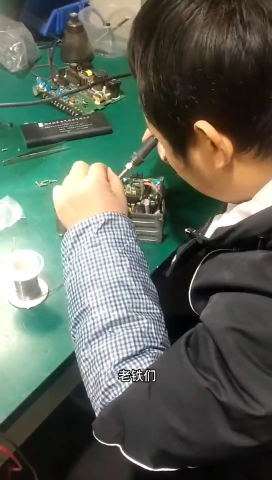 臺達伺服炸機故障，師傅快修好了。#伺服驅動器 #變頻器維修 #工控變頻器伺服plc #電路板維#硬聲創(chuàng)作季 