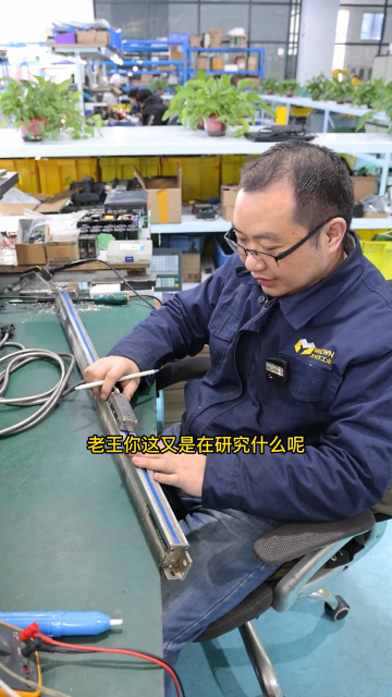 銑床Z軸光柵尺故障維修，《老王說維修》：基本檢修這幾方面就可以解決故障#光柵尺維修 #數(shù)控維修#硬聲創(chuàng)作季 