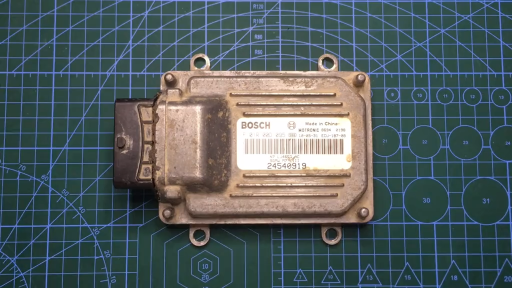 00033 拆一个小乌龟发动机ECU电脑板，看看密封胶有多结实！ 