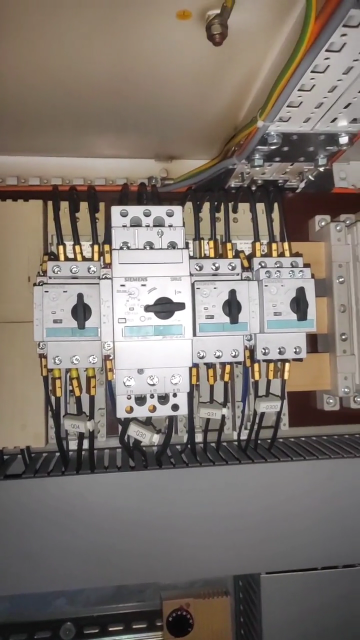 电机保护断路器跳闸什么问题造成？实操分享一看就懂#电气维修工程师日常 #电气工程及其自动化 #硬声创作季 