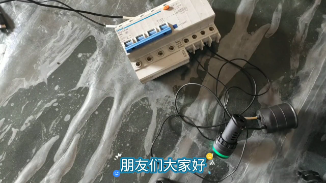 電壓正常，燈泡是新的，可通電就是不亮!電工千萬不能犯這種錯 #電路 #電工#硬聲創作季 